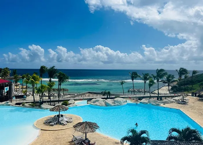 Studio balcon vue mer Ti punch kaz Manganao, piscine et plage