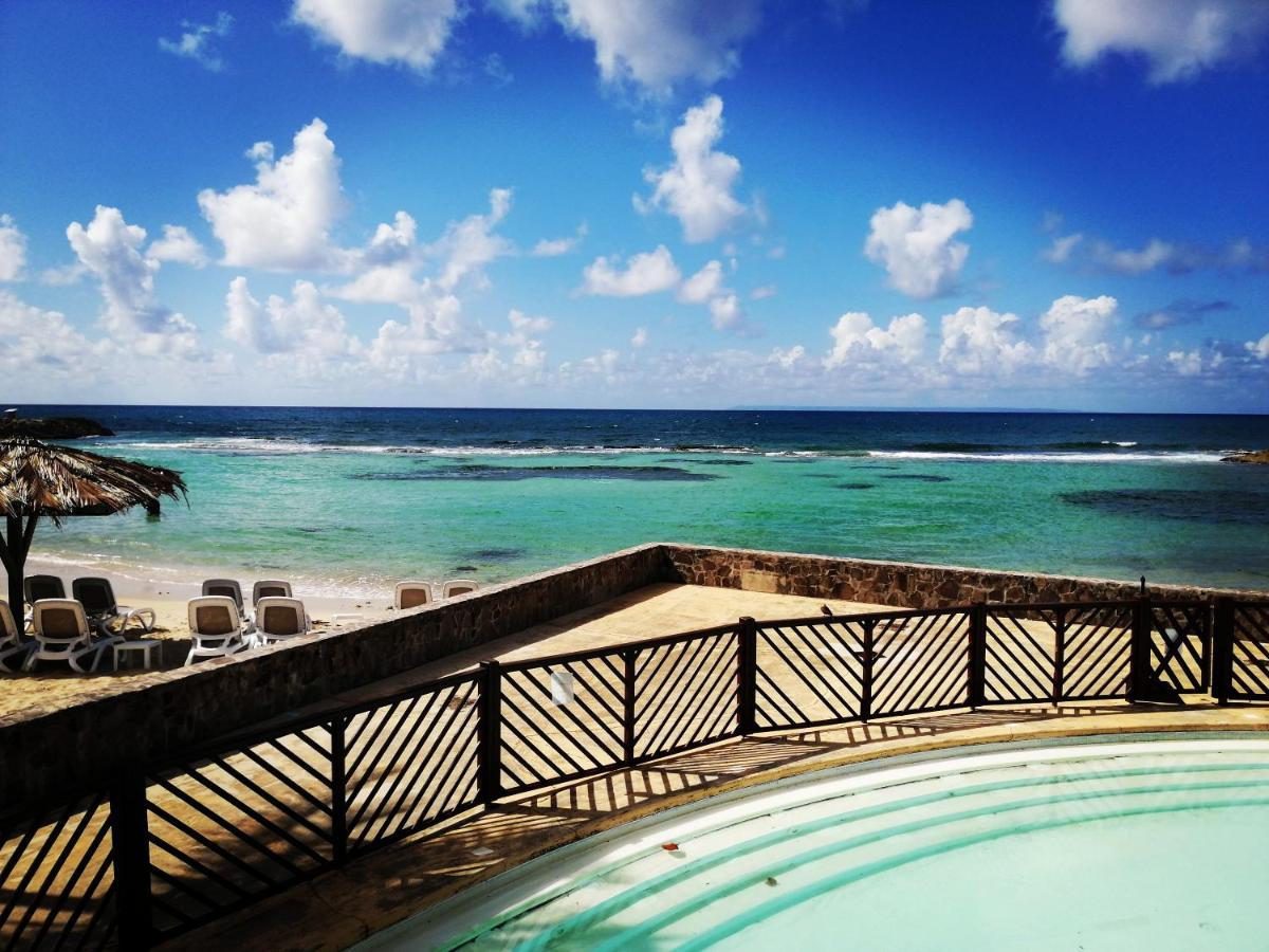 Balcon Vue Ti Punch Kaz Manganao, Piscine Et Appartement
